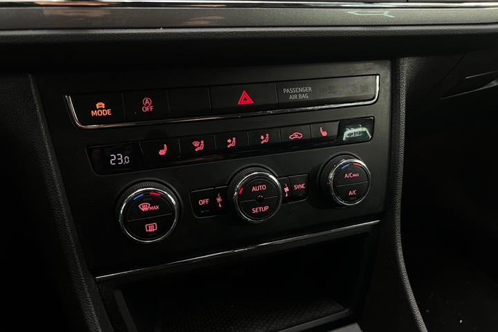 Grøn Seat Leon fra 2015