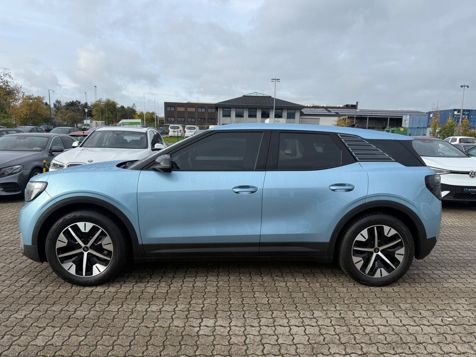 Blå Ford Explorer fra 2025