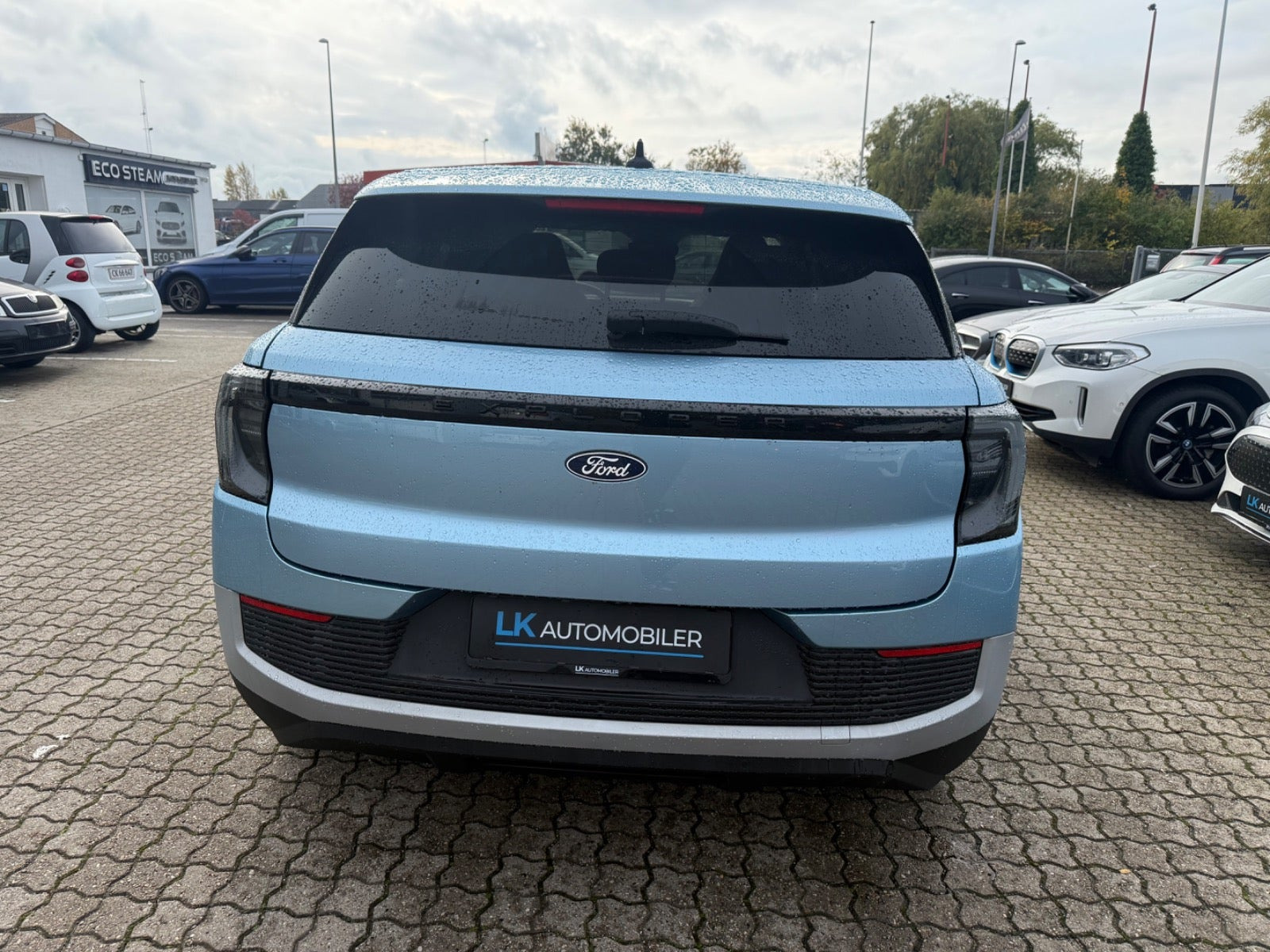 Blå Ford Explorer fra 2025