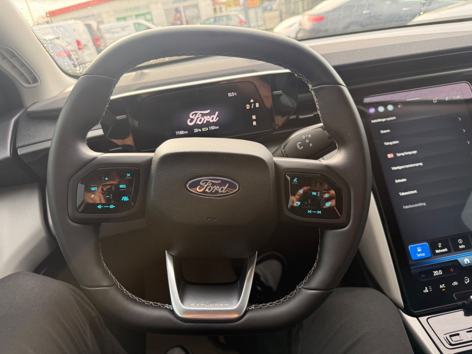 Blå Ford Explorer fra 2025