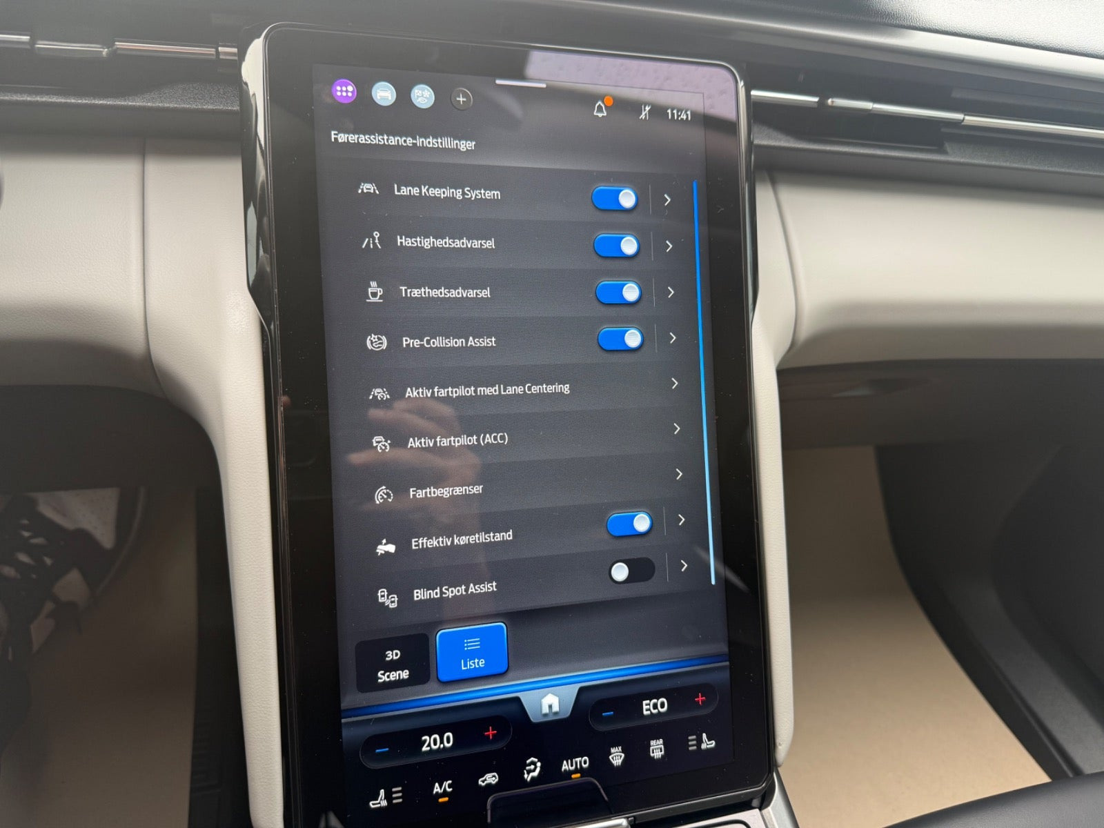 Blå Ford Explorer fra 2025
