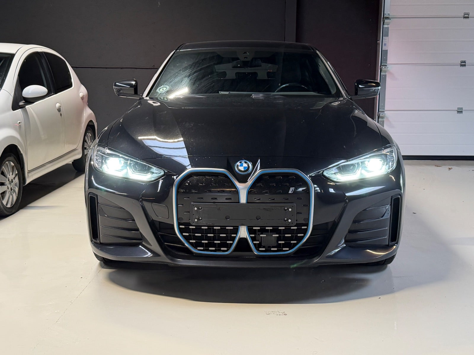 Sort BMW i4 fra 2024