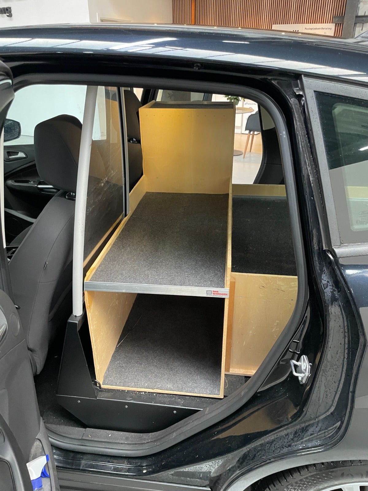 Sort Ford C-MAX fra 2018