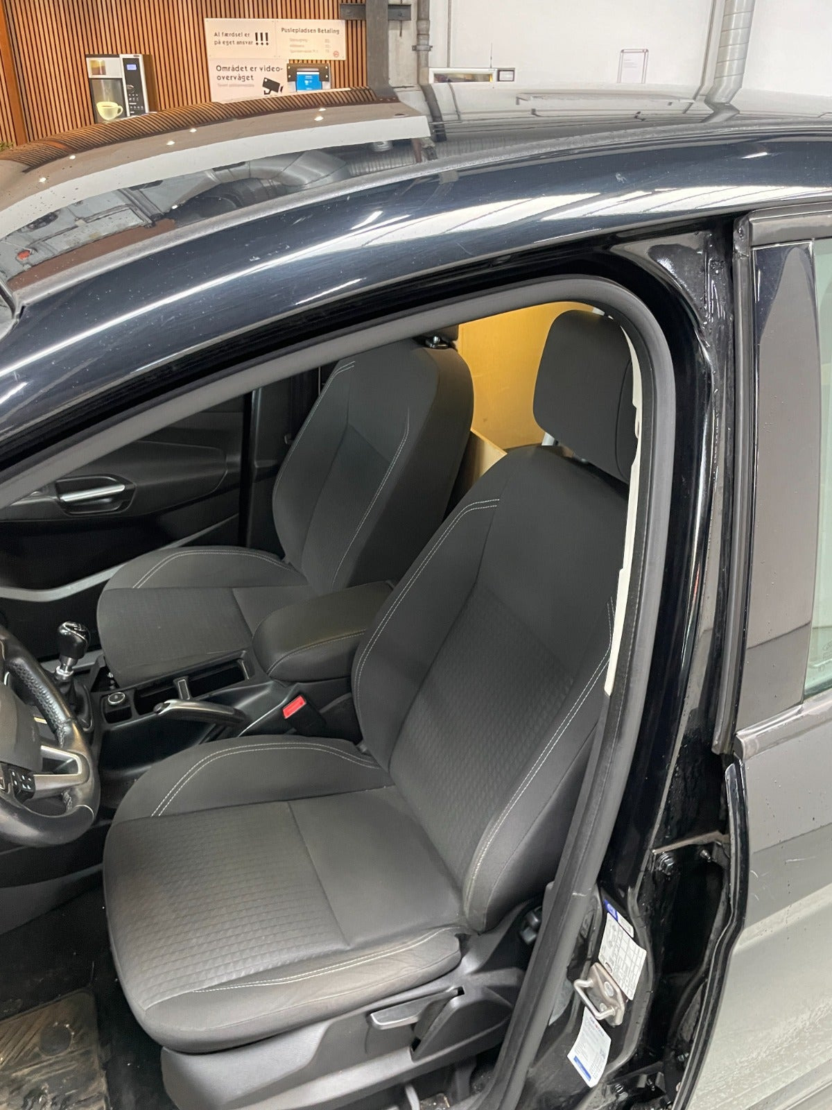 Sort Ford C-MAX fra 2018
