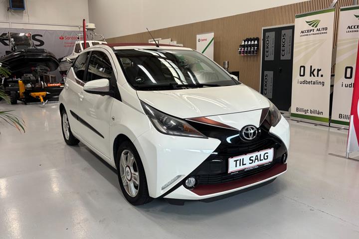 Hvid Toyota Aygo fra 2017