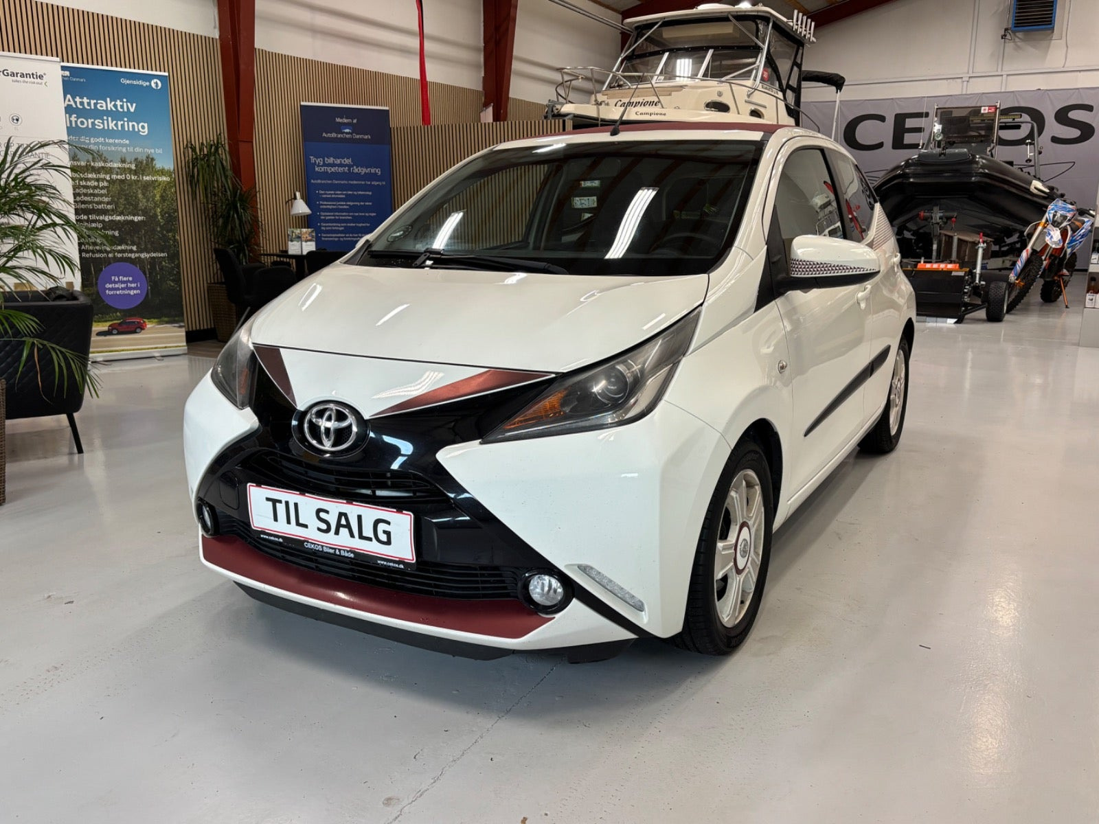 Hvid Toyota Aygo fra 2017