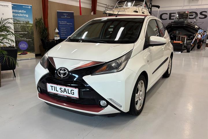 Hvid Toyota Aygo fra 2017