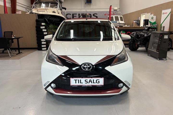 Hvid Toyota Aygo fra 2017