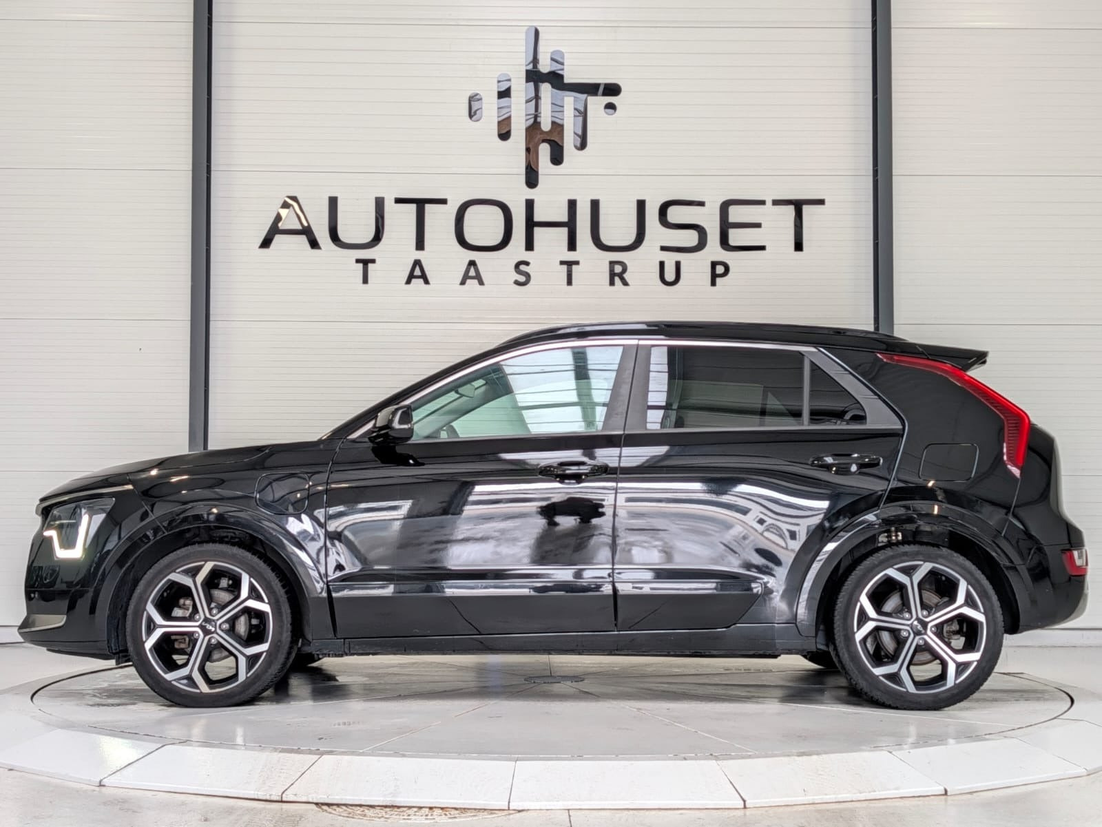Sort Kia Niro fra 2023