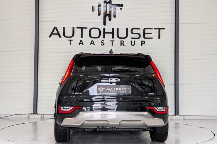 Sort Kia Niro fra 2023