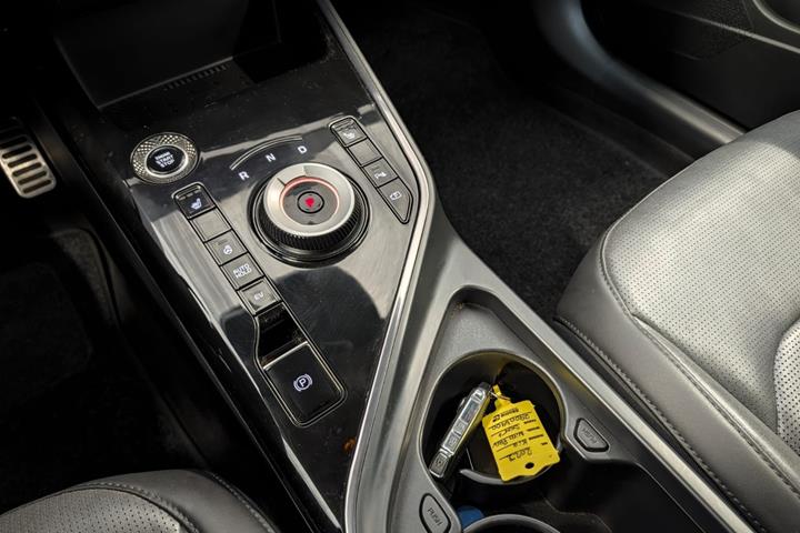 Sort Kia Niro fra 2023