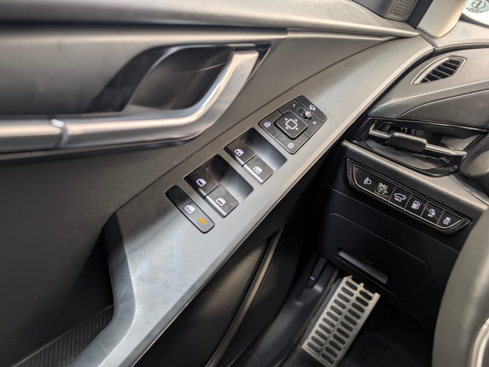 Sort Kia Niro fra 2023