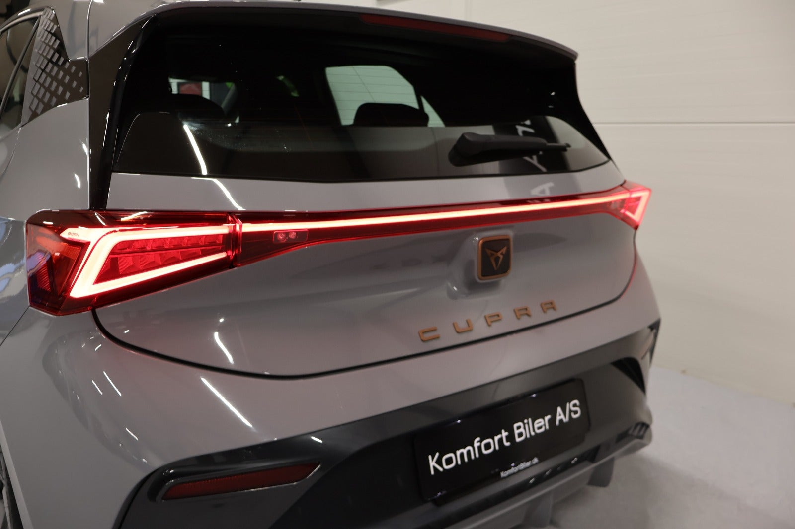 Grå Cupra Born fra 2024