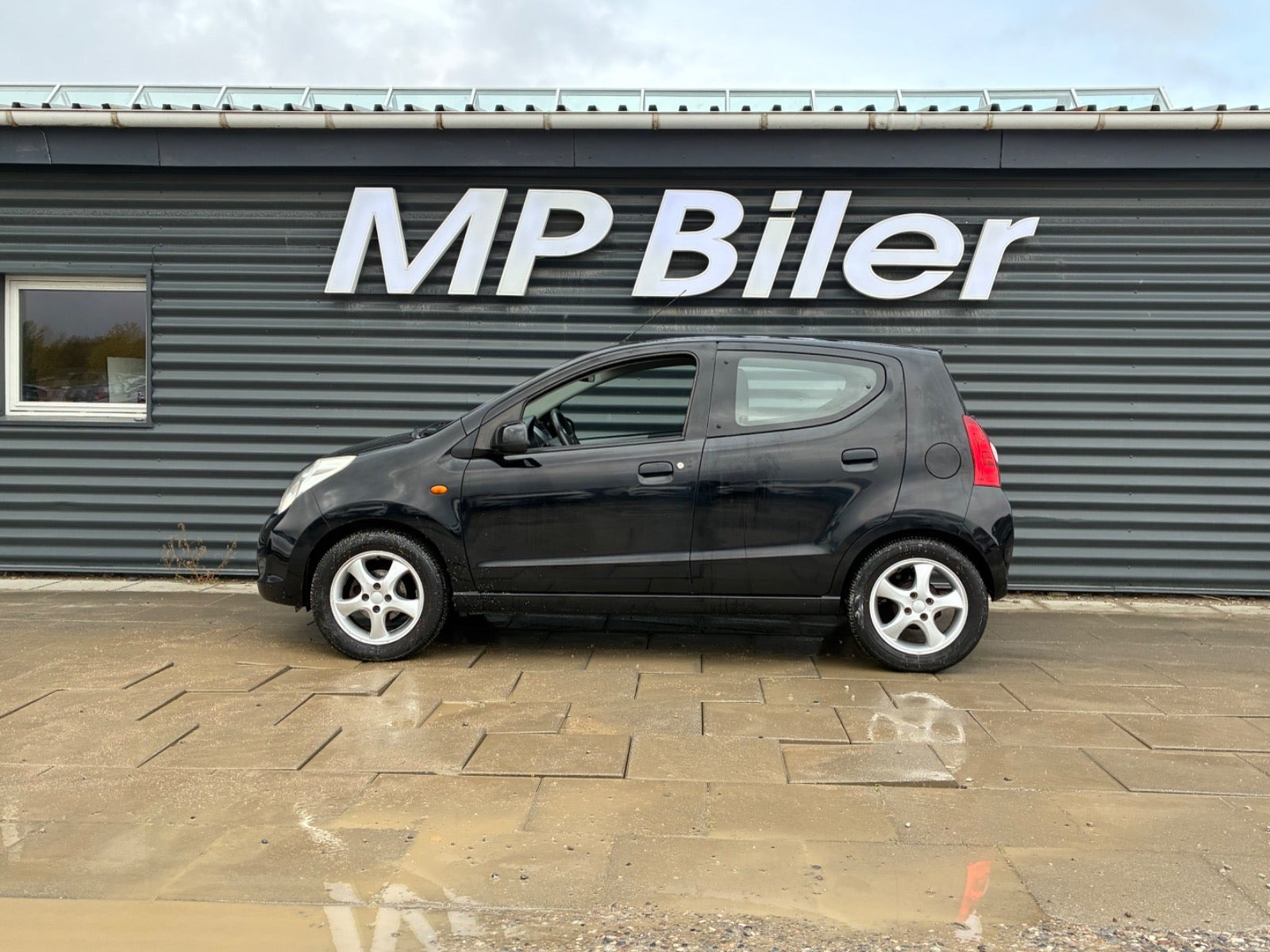 Sort Suzuki Alto fra 2010