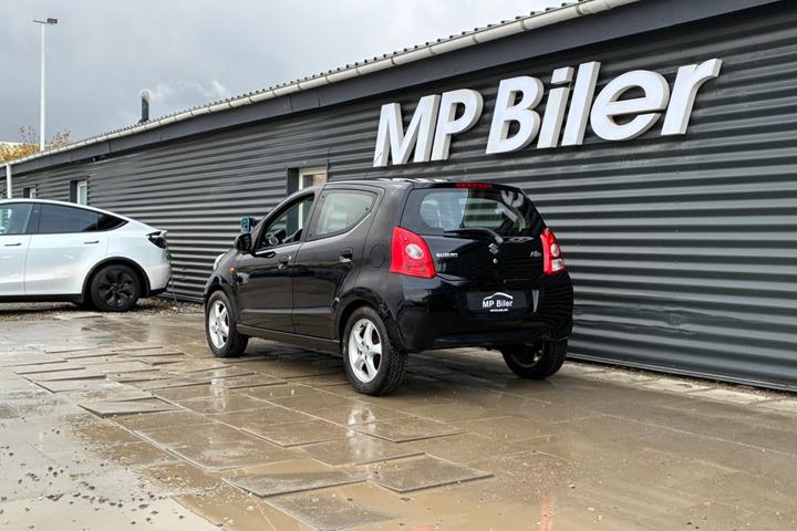 Sort Suzuki Alto fra 2010