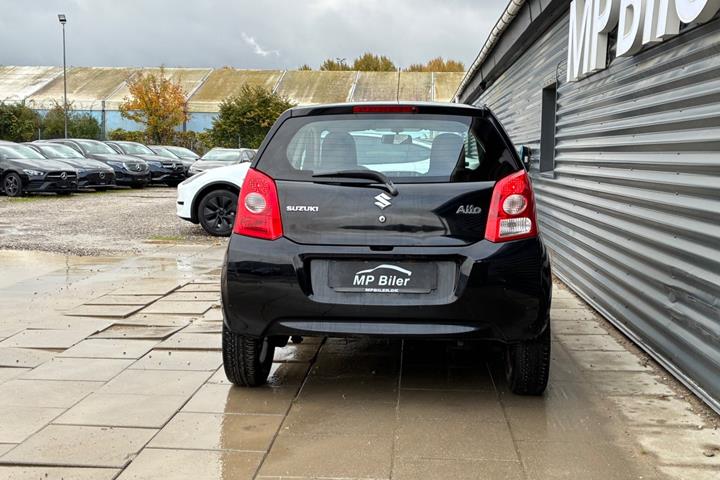 Sort Suzuki Alto fra 2010