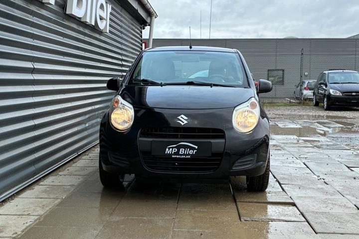 Sort Suzuki Alto fra 2010