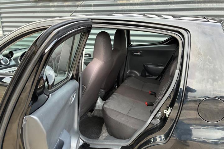 Sort Suzuki Alto fra 2010
