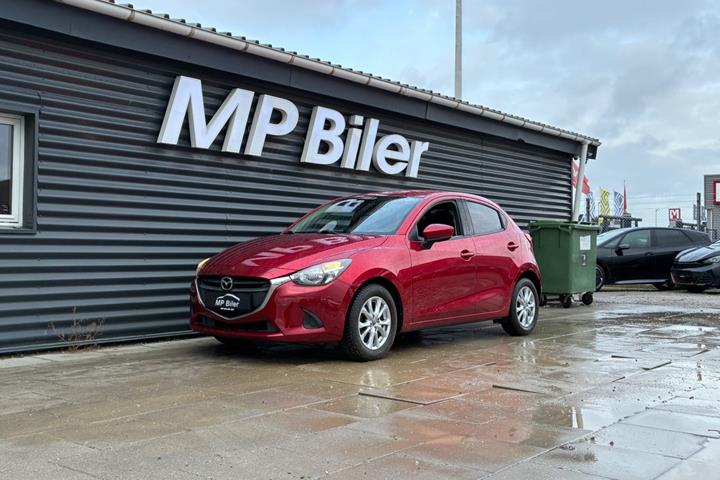 Rød Mazda 2 fra 2018