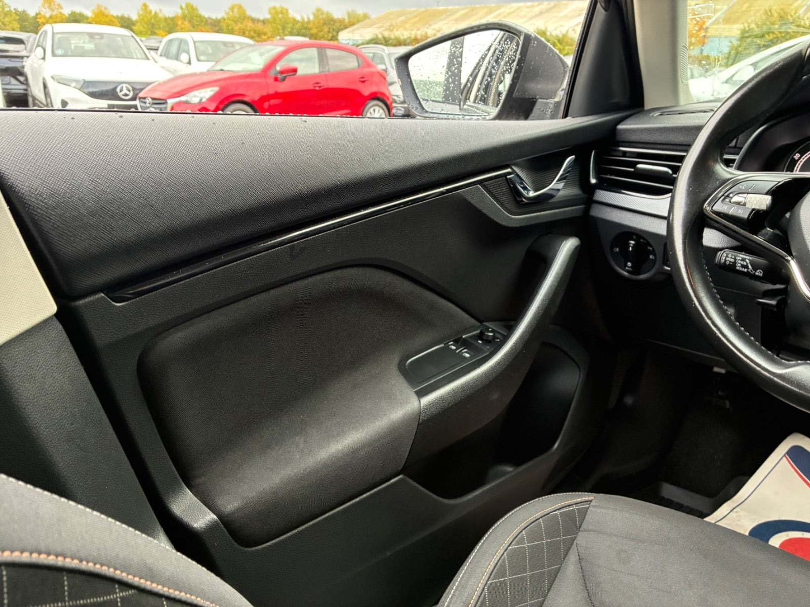 Grå Skoda Kamiq fra 2022