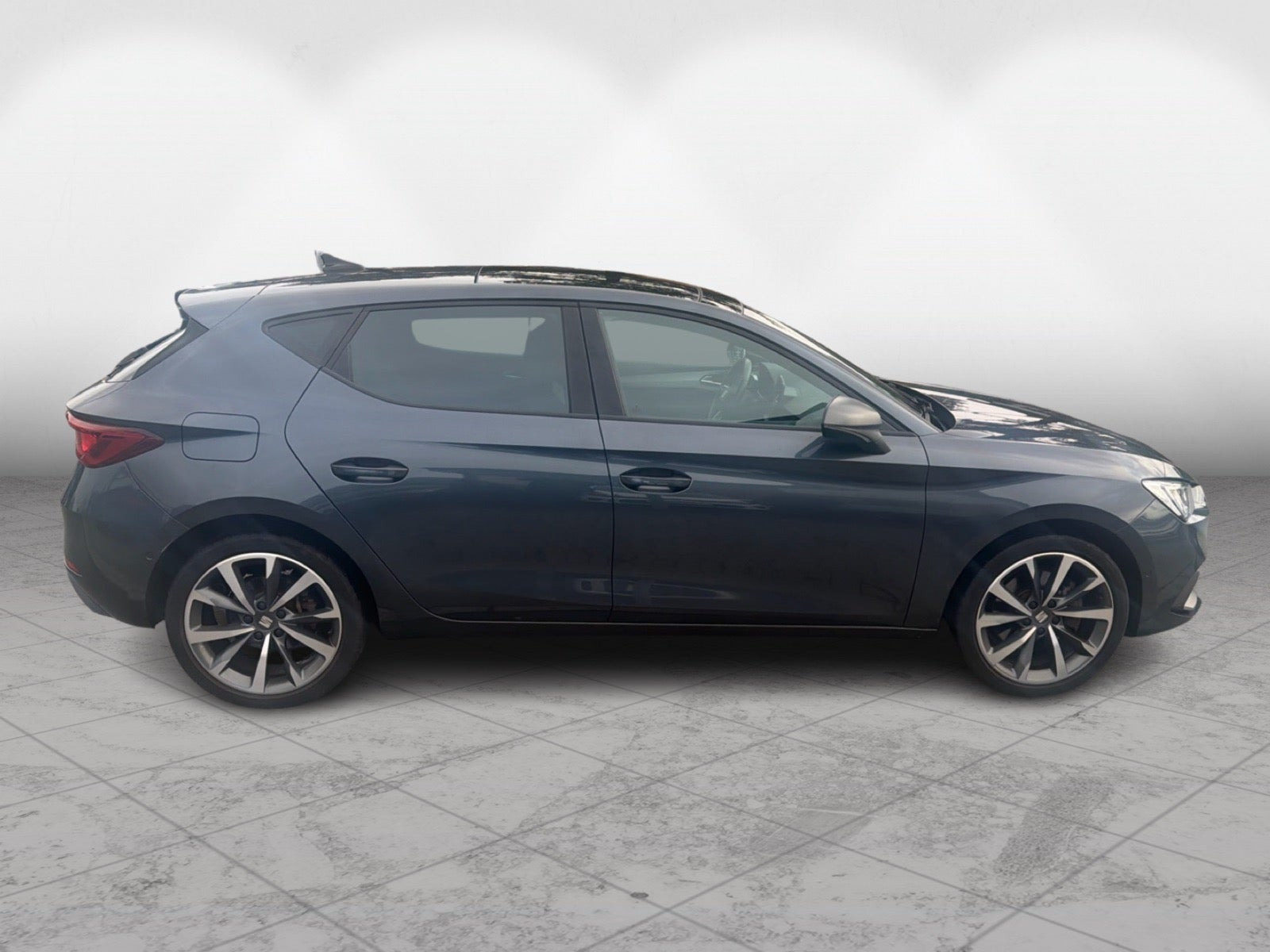 Grå Seat Leon fra 2021