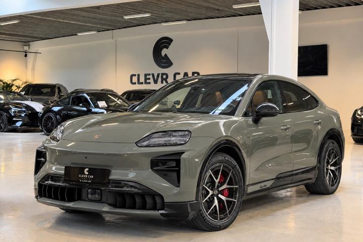 Gul Porsche Cayenne Turbo fra 2026
