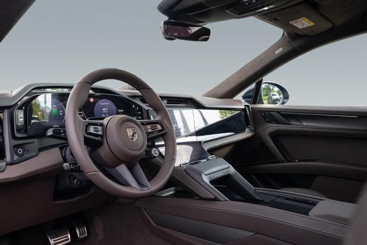 Gul Porsche Cayenne Turbo fra 2026