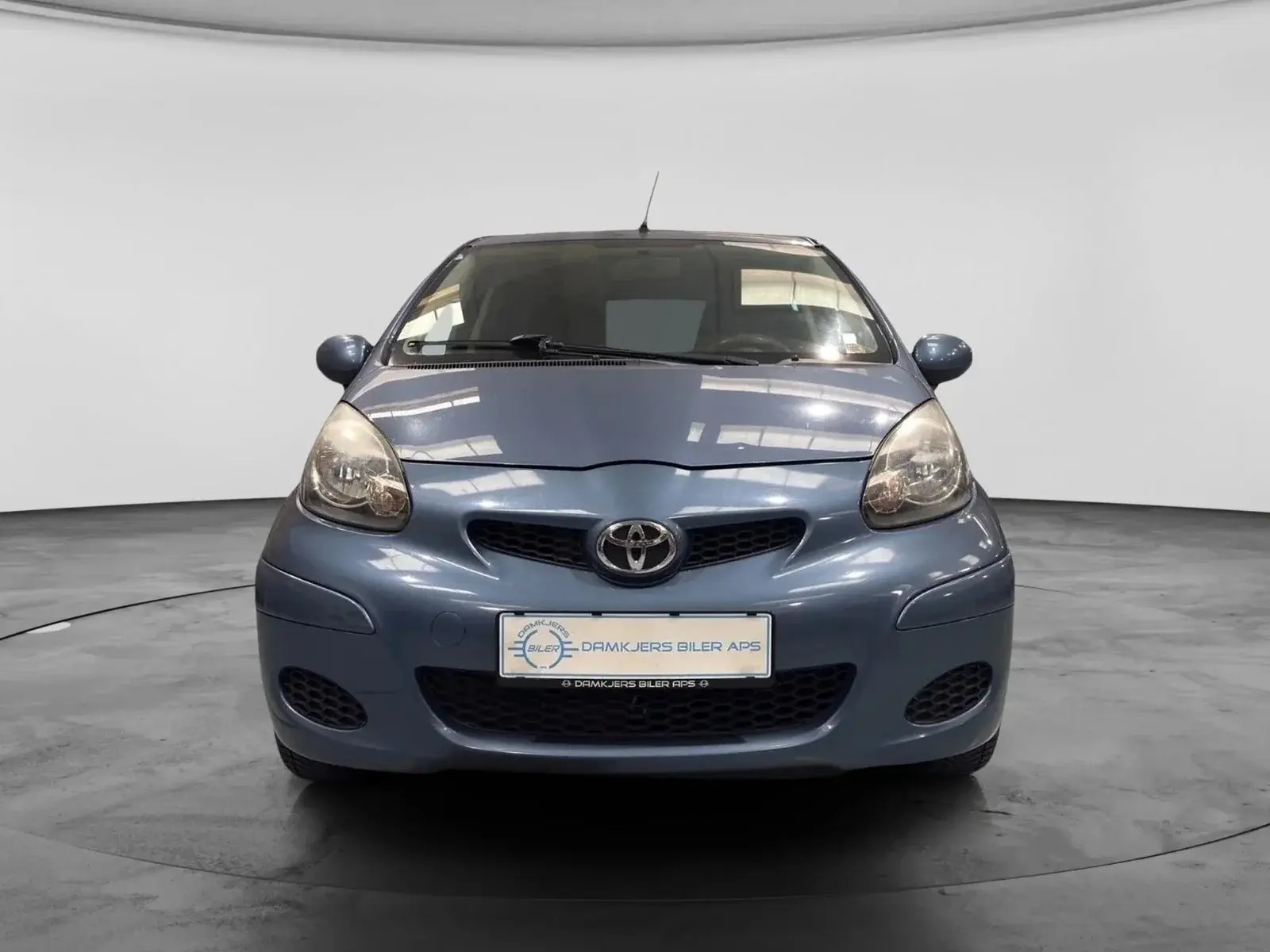 Blå Toyota Aygo fra 2009