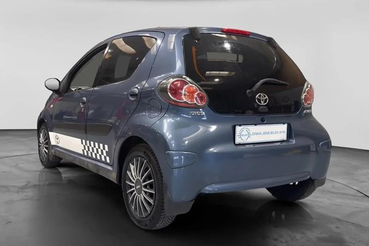 Blå Toyota Aygo fra 2009