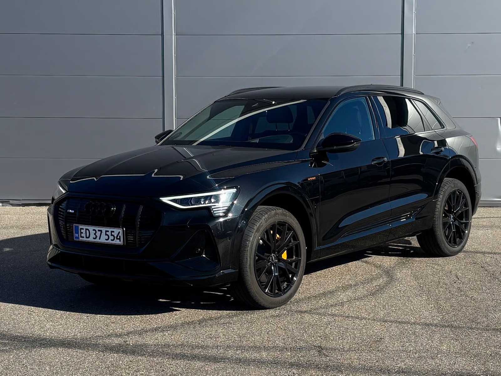 Sort Audi e-tron fra 2023