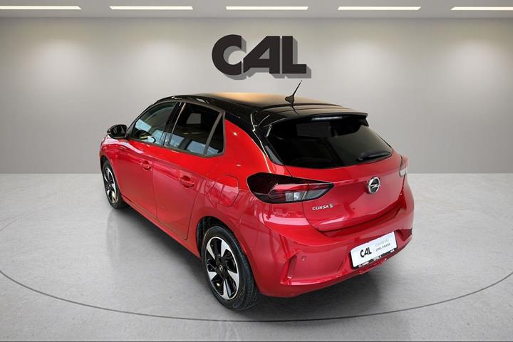 Rød Opel Corsa-e fra 2025