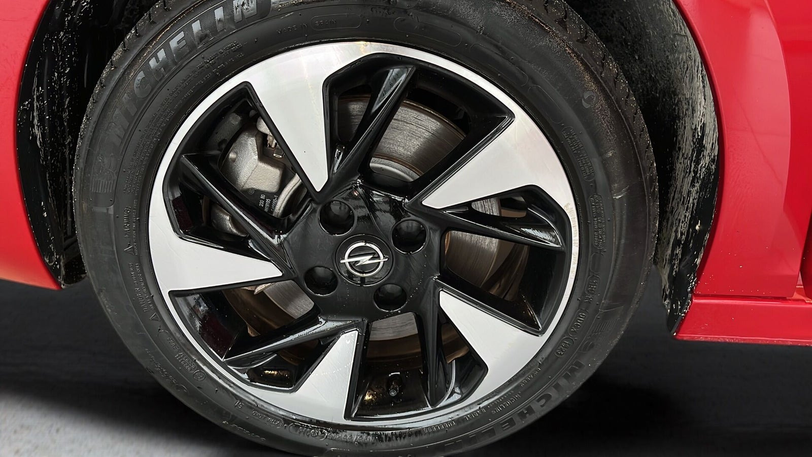 Rød Opel Corsa-e fra 2025