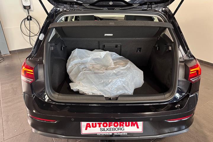 Sort VW Golf VIII fra 2021