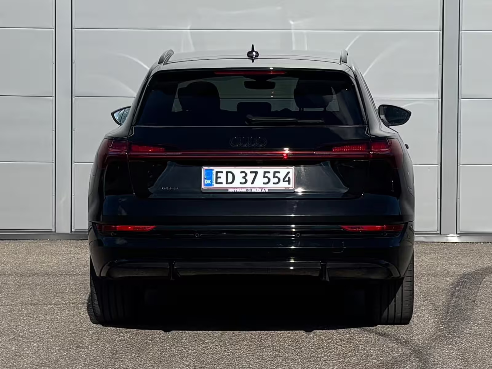 Sort Audi e-tron fra 2023