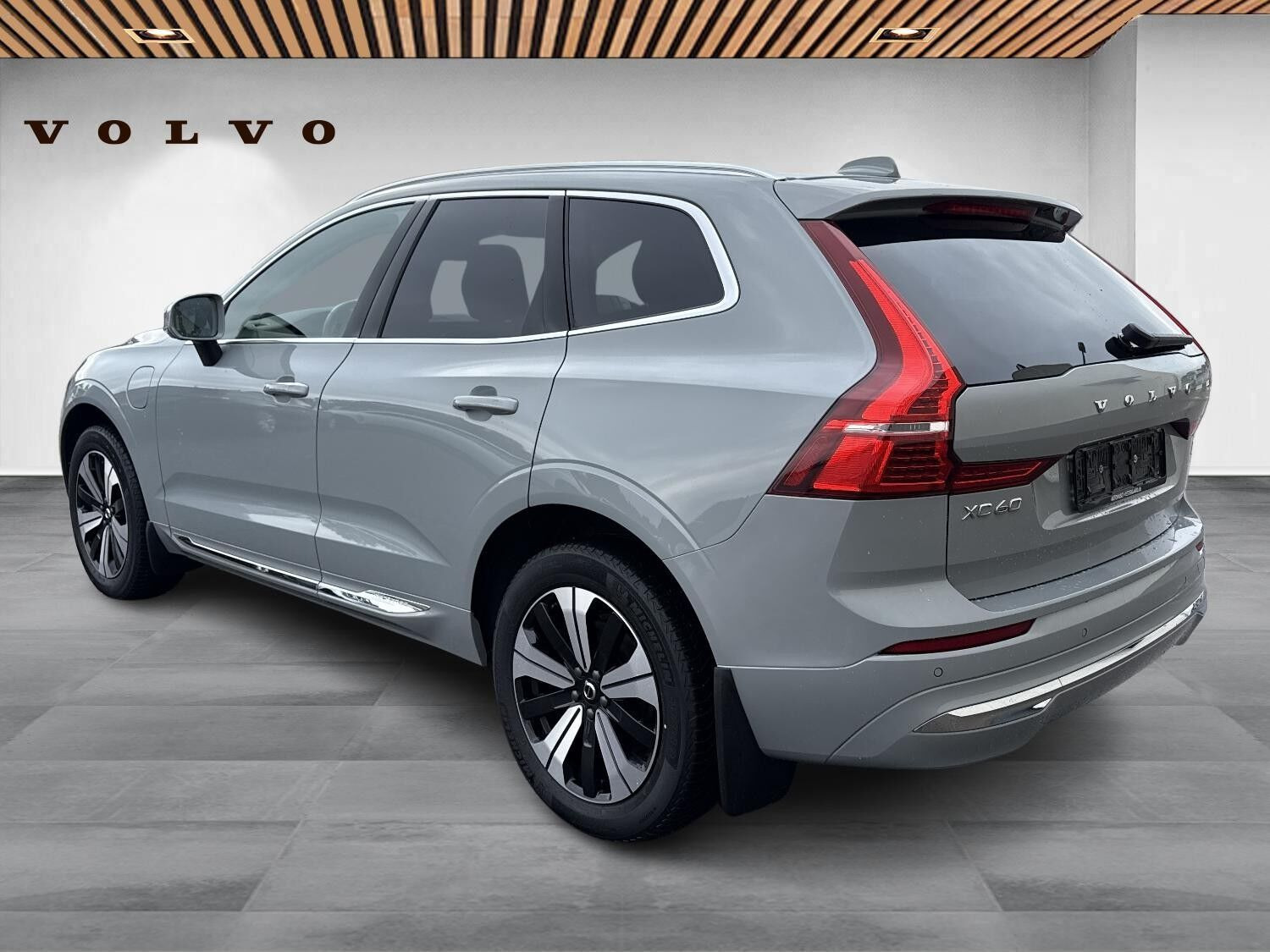 Grå Volvo XC60 fra 2024