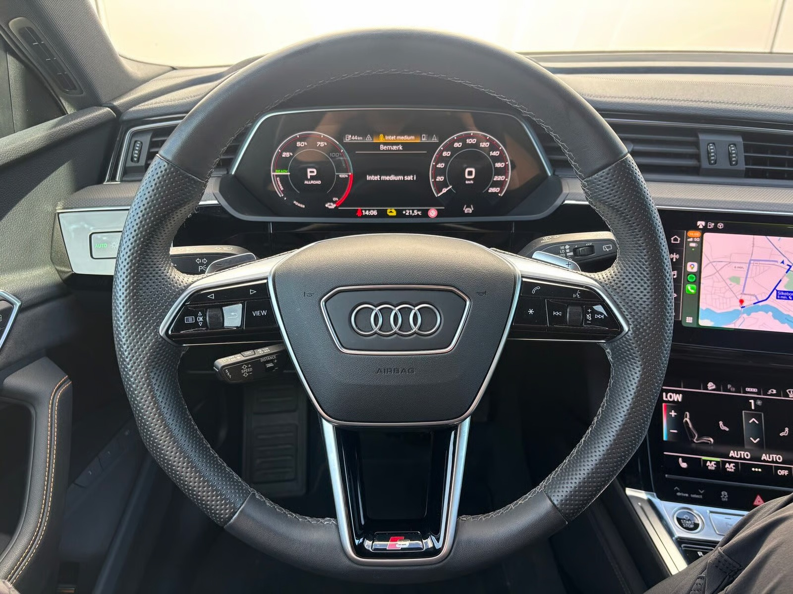 Sort Audi e-tron fra 2023