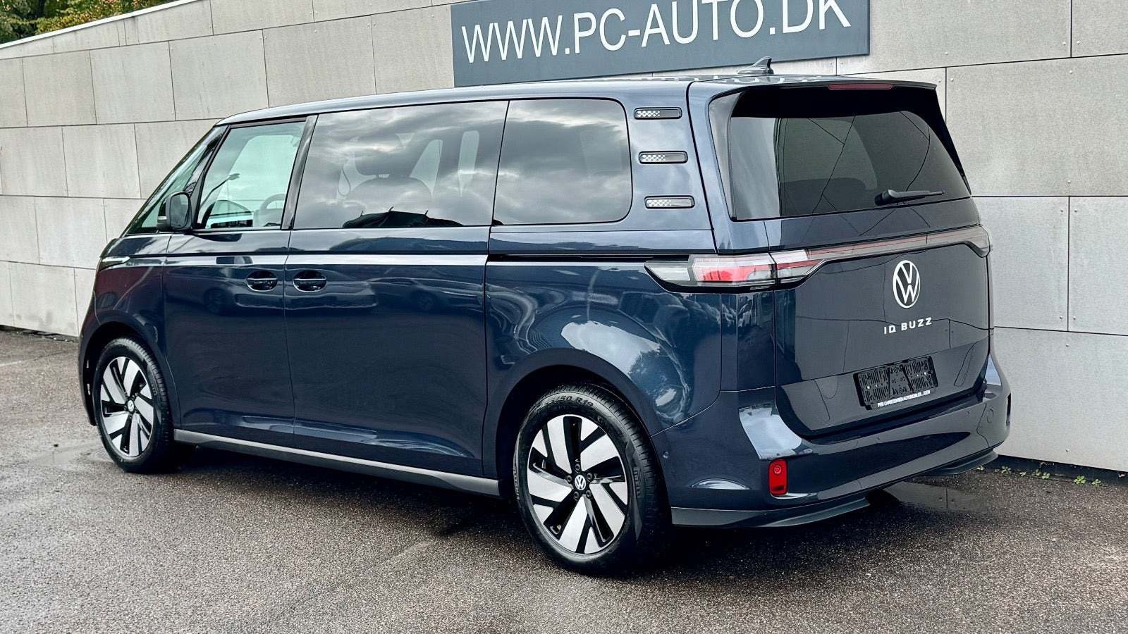 Blå VW ID.Buzz fra 2026