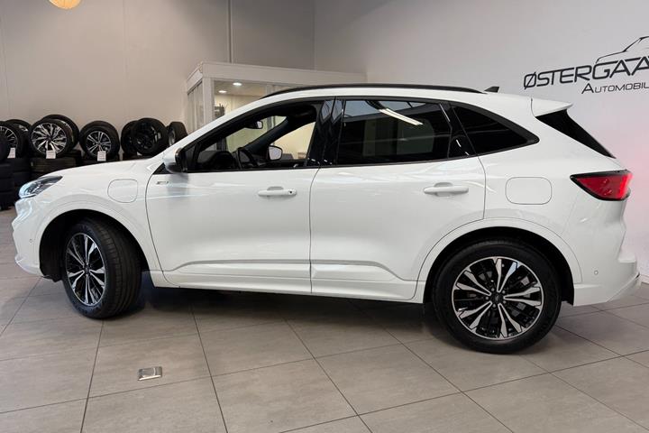Hvid Ford Kuga fra 2022
