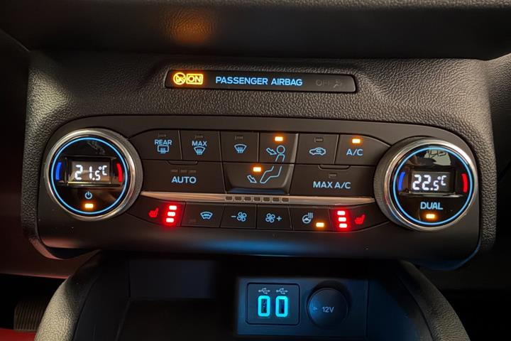 Hvid Ford Kuga fra 2022