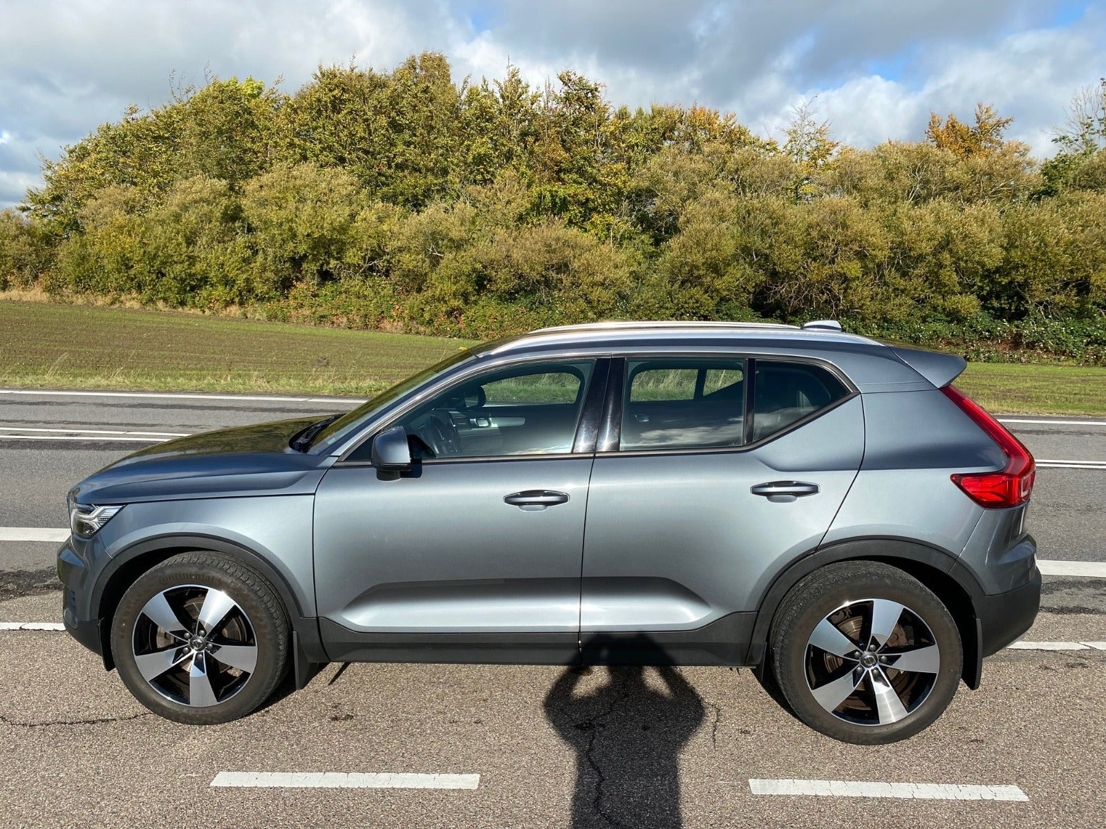 Grå Volvo XC40 fra 2019