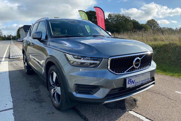 Grå Volvo XC40 fra 2019