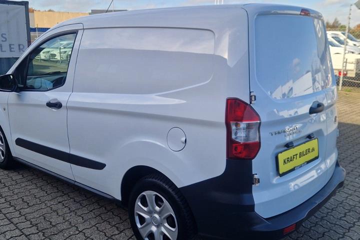 Hvid Ford Transit Courier fra 2020