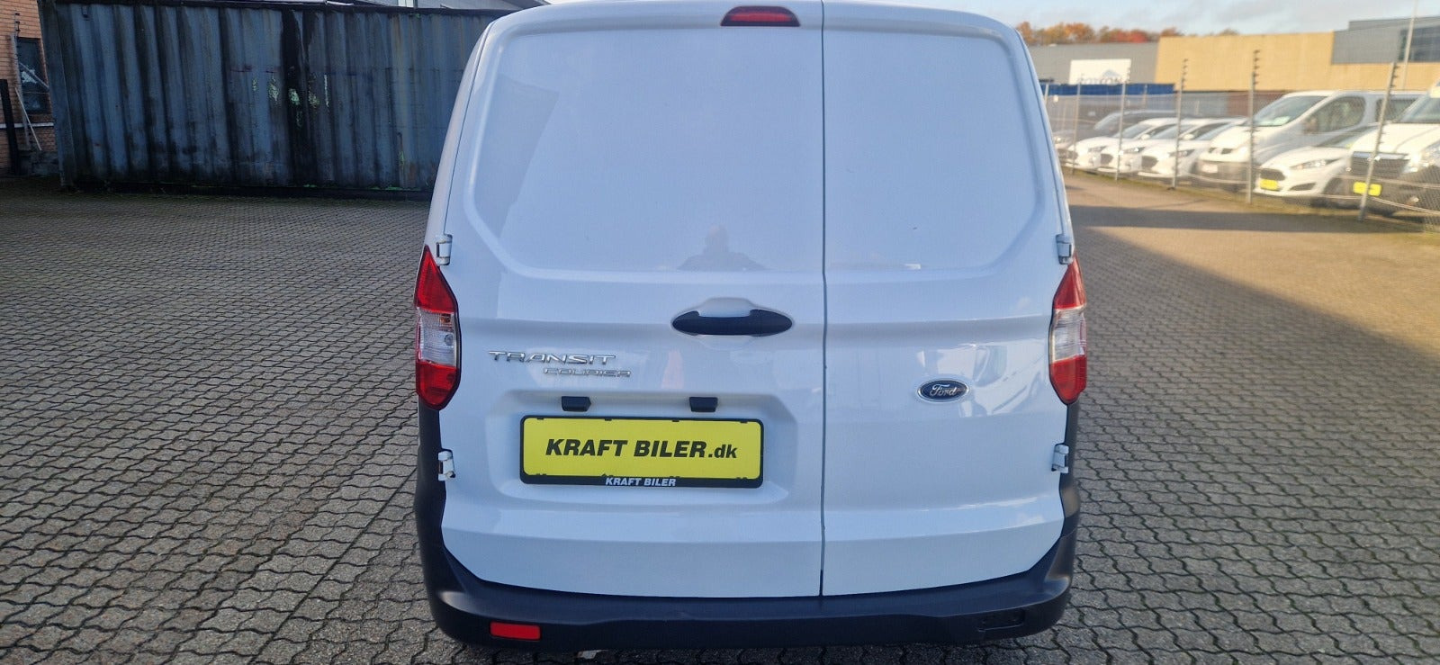 Hvid Ford Transit Courier fra 2020
