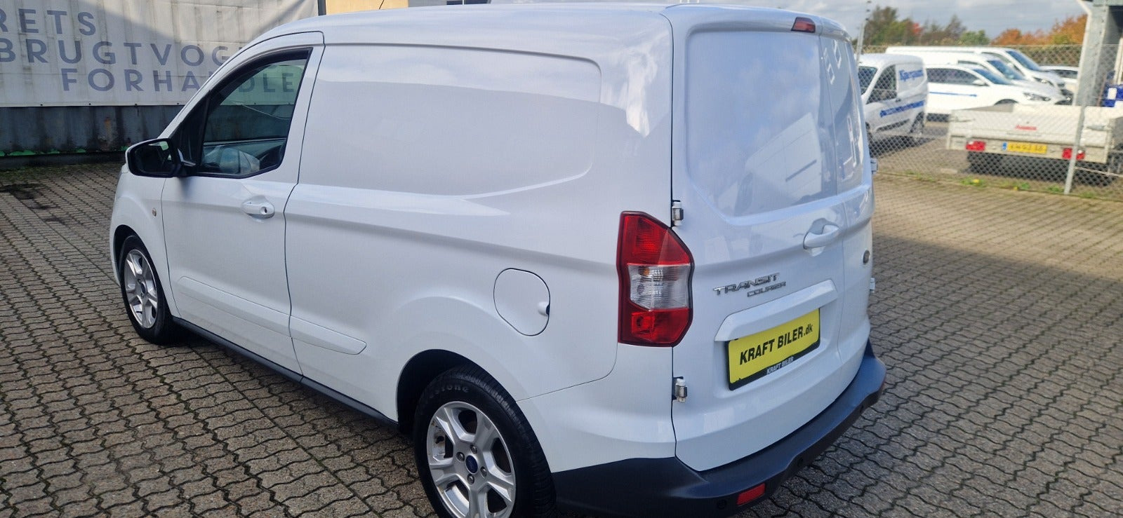 Hvid Ford Transit Courier fra 2021