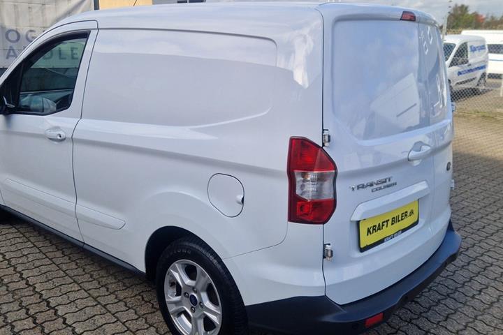 Hvid Ford Transit Courier fra 2021