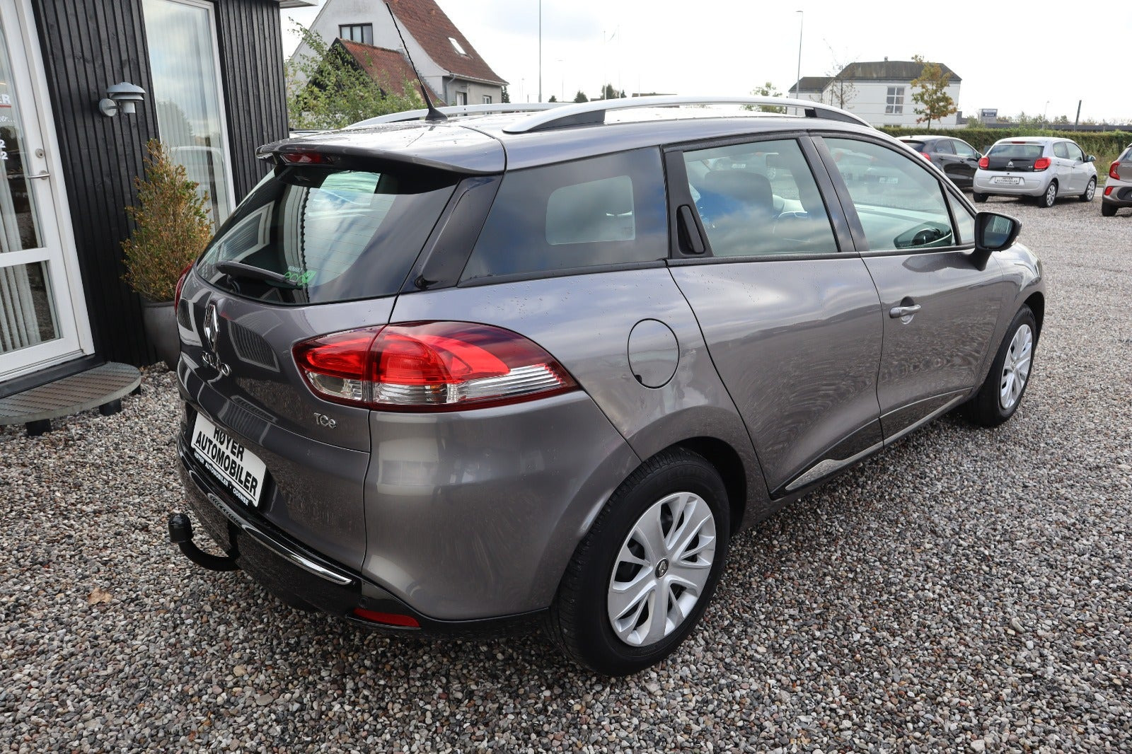 Grå Renault Clio IV fra 2013