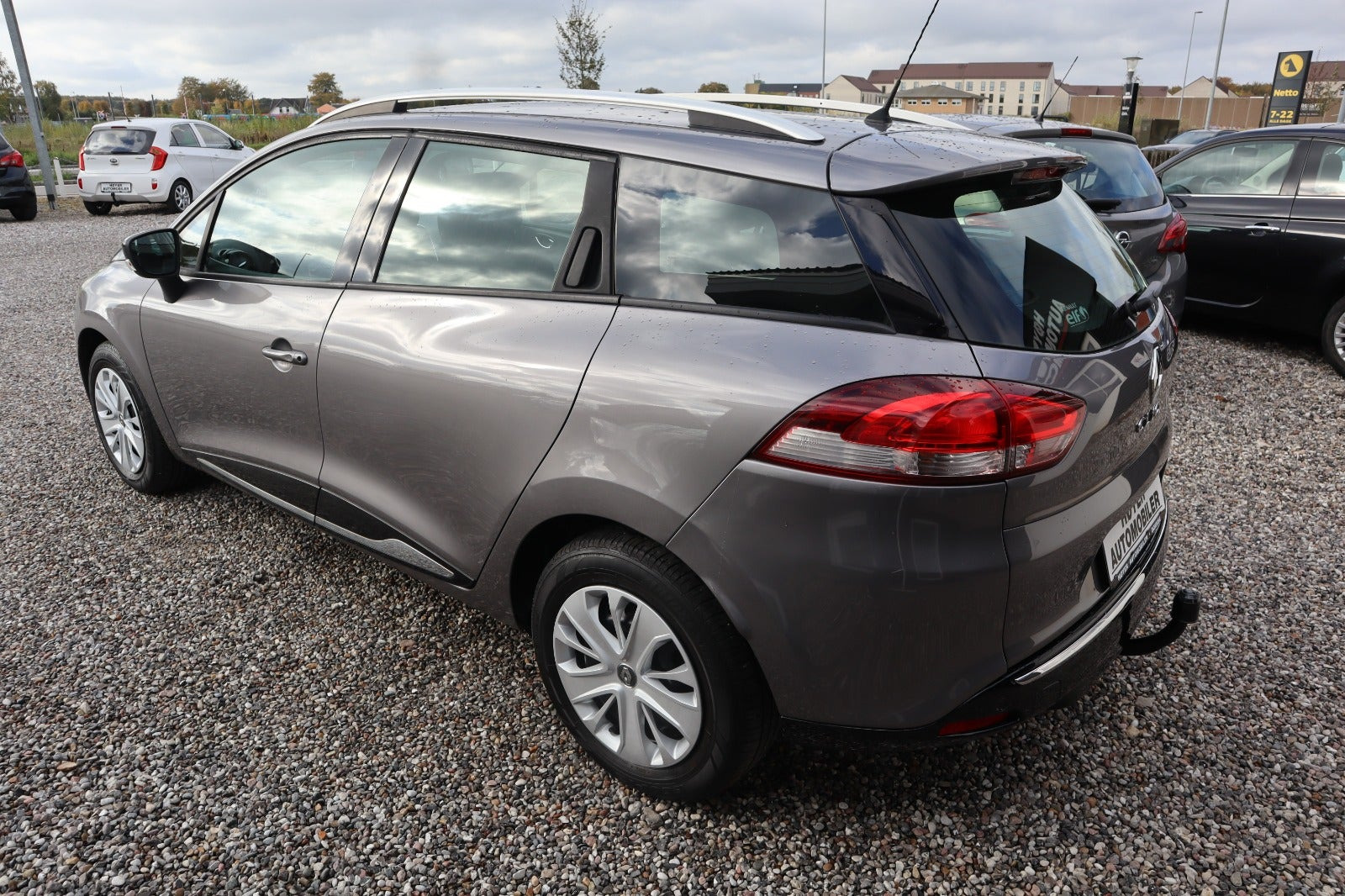 Grå Renault Clio IV fra 2013