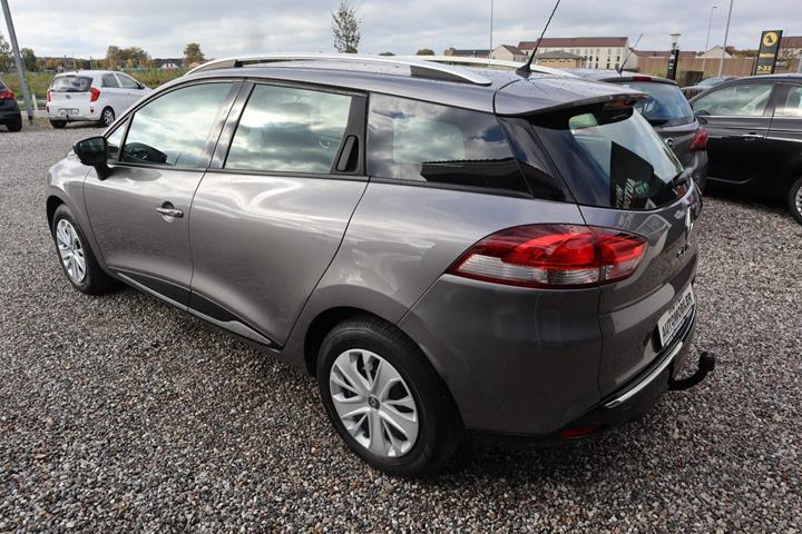 Grå Renault Clio IV fra 2013