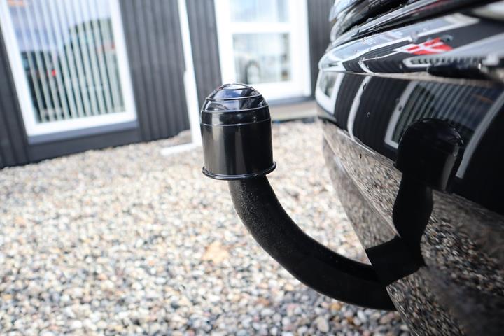 Grå Renault Clio IV fra 2013