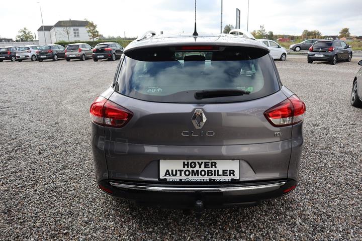 Grå Renault Clio IV fra 2013